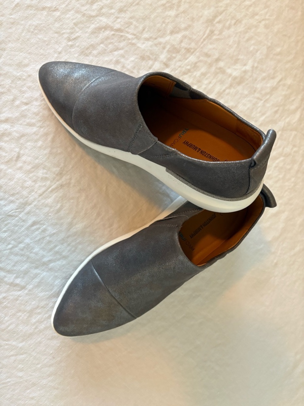 Women’s Johnston and Murphy Slip-Ons size 8 in pewter grey